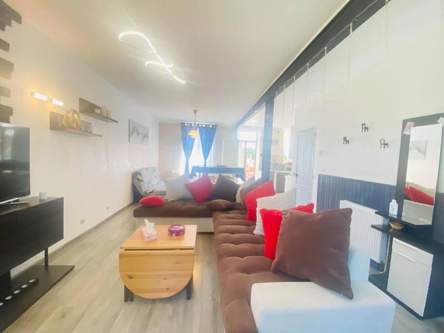 Cocon Familial Apartment Laon Exterior foto