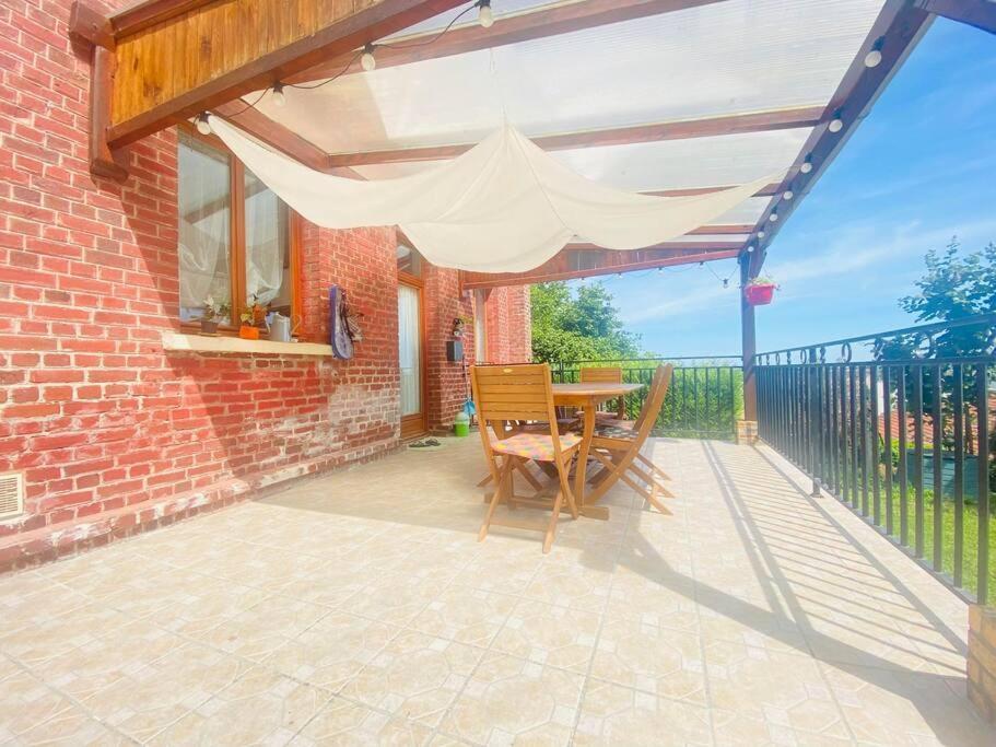Cocon Familial Apartment Laon Exterior foto