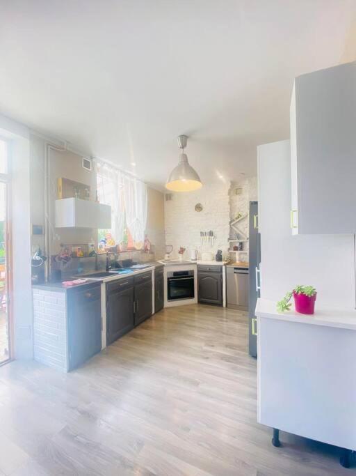 Cocon Familial Apartment Laon Exterior foto